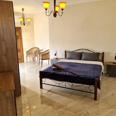 Splendid House Victoria Gozo Hotel ภายนอก รูปภาพ